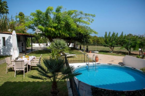Villa Eleni 100m from the sea